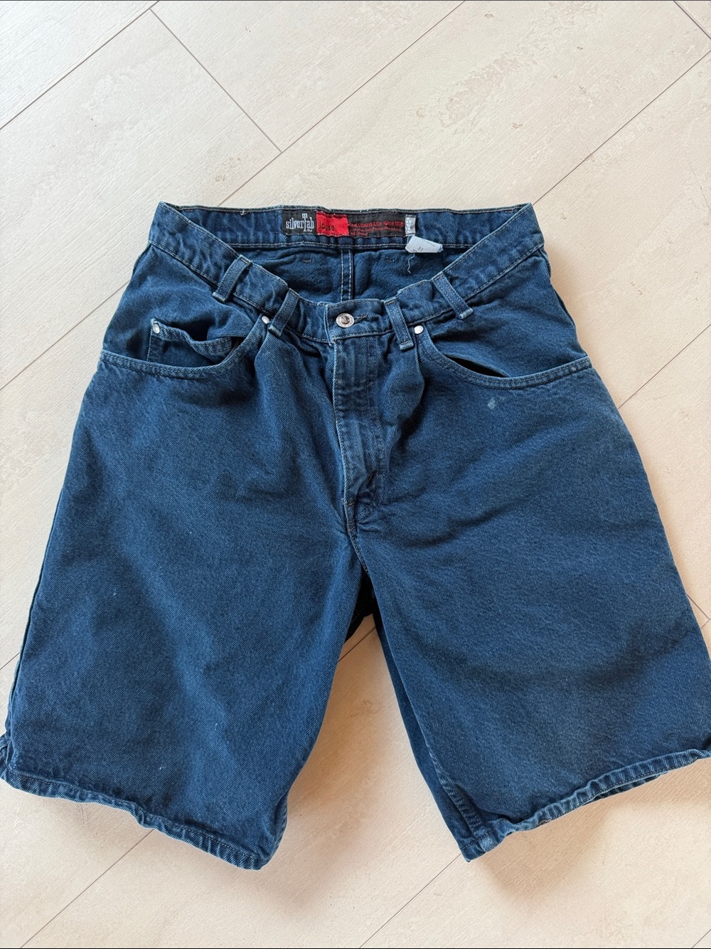 Vintage 90s Levi's SilverTab Loose Fit Denim Shorts Jorts Size 33 Dark Wash